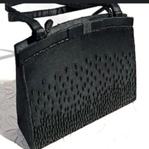 Mini black beaded purse 👜
